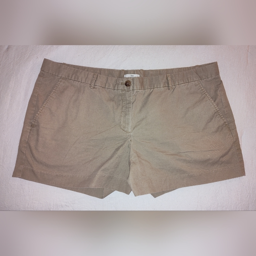 Women's Gap Tan Shorts Sz 18